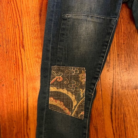 Anthropologie Jeans Pilcro Tapestry Patches Slim Boyfriend Jeans Sz 26 - Picture 3 of 7